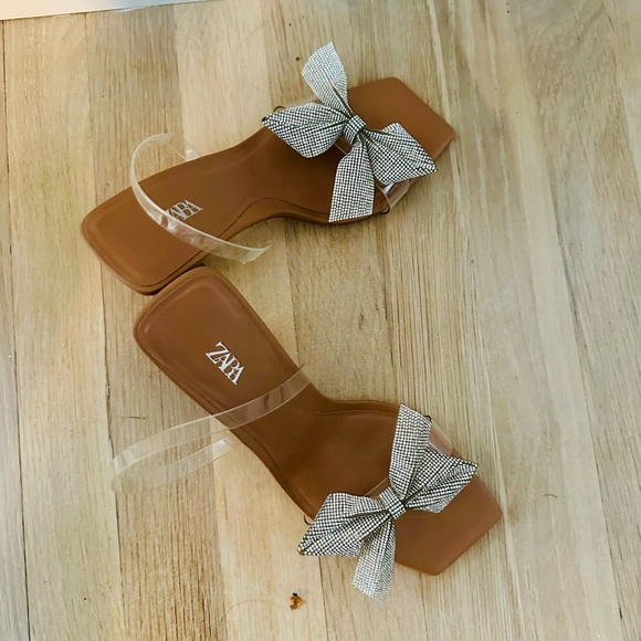 NWOT Zara Vinyl Slingback with Rhinestone Bows - Picture 4 of 6